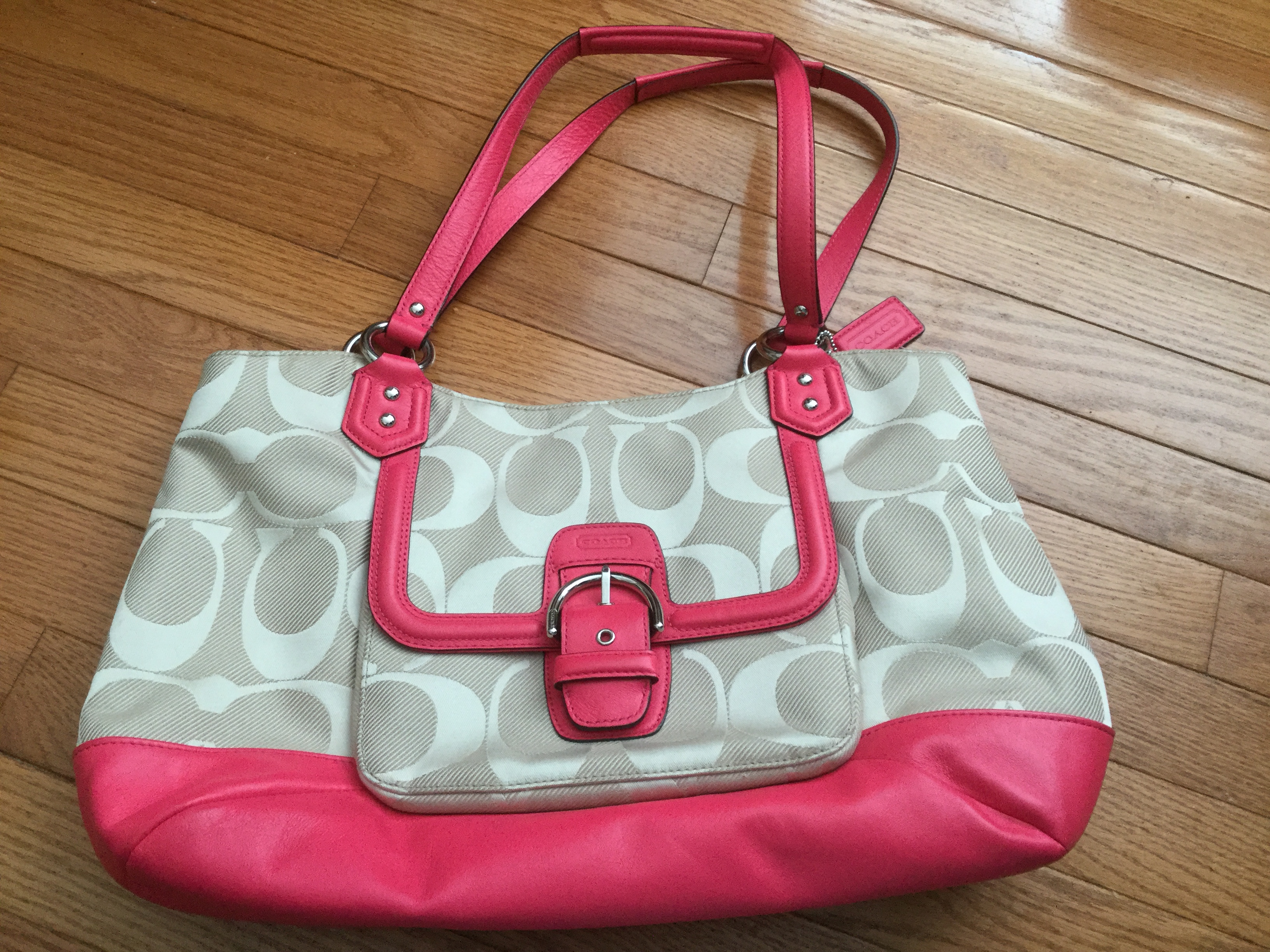 gently used coach handbags